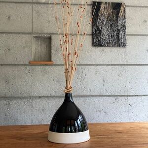 Medium sized vase for dry arrangements